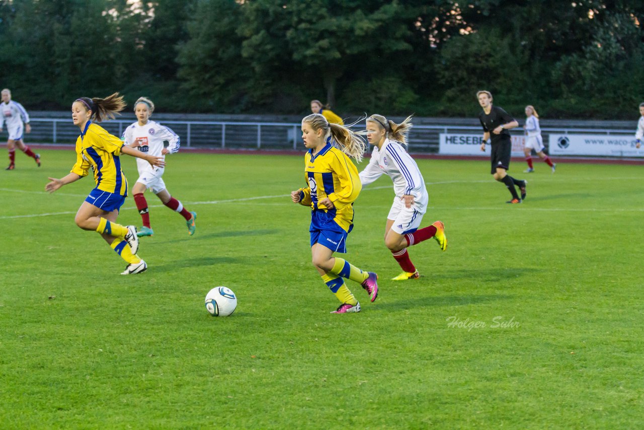 Bild 60 - B-Juniorinnen SV Henstedt-Ulzburg - Holstein Kiel : Ergebnis: 0:12